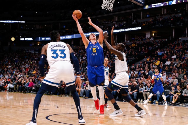  戈贝尔防守统治内线，森林狼主场力擒独行侠获三连胜